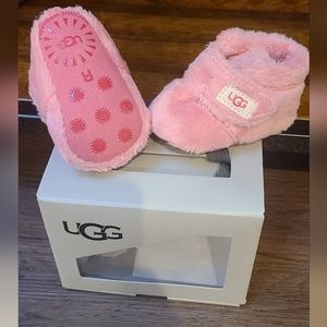 Never worn pink baby uggs 0/1